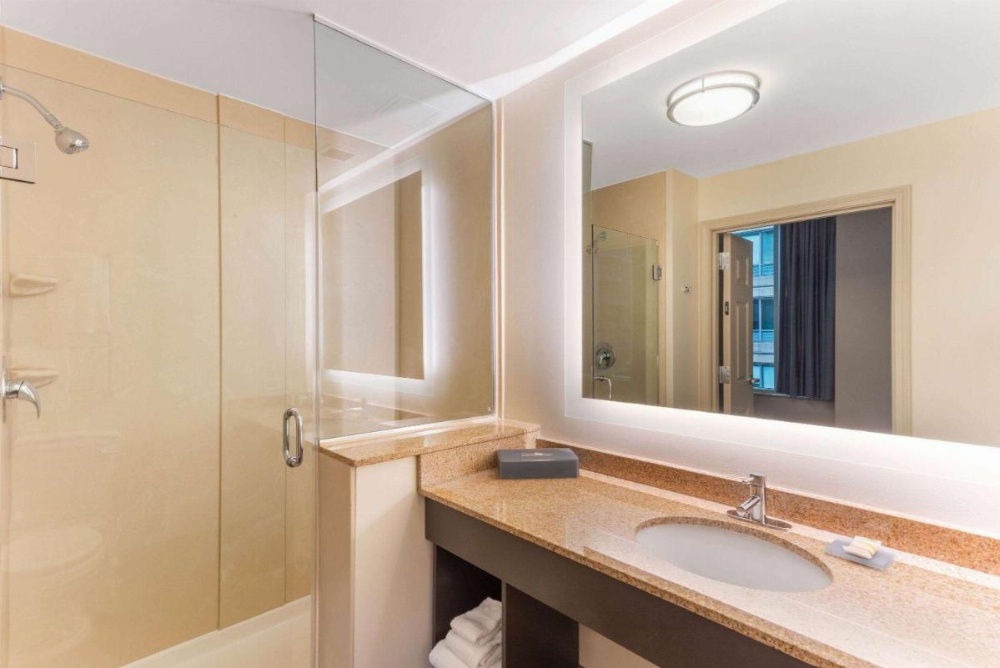 La Quinta Inn & Suites by Wyndham Chicago Downtown Image 17