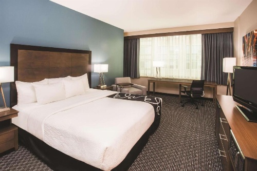 La Quinta Inn & Suites by Wyndham Chicago Downtown image 23