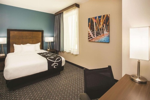 La Quinta Inn & Suites by Wyndham Chicago Downtown image 24