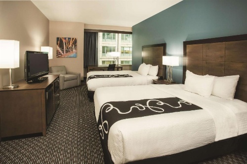La Quinta Inn & Suites by Wyndham Chicago Downtown image 36